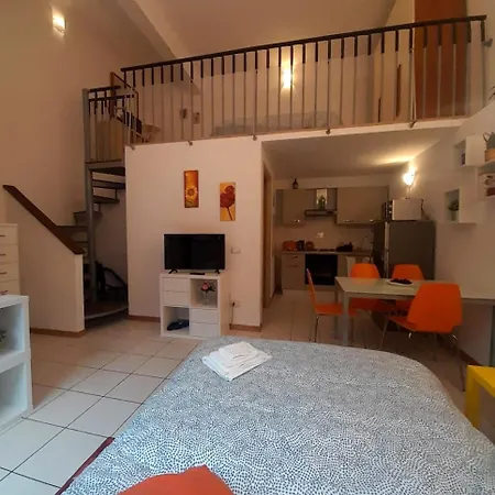 Gemme Fiorentine In Front Of The Train Station 5 Minutes From The Centre Free Parking Florence