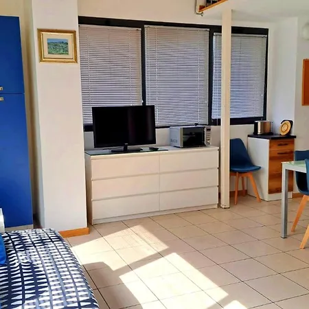 Apartment Gemme Fiorentine In Front Of The Train Station 5 Minutes From The Centre Free Parking Florence